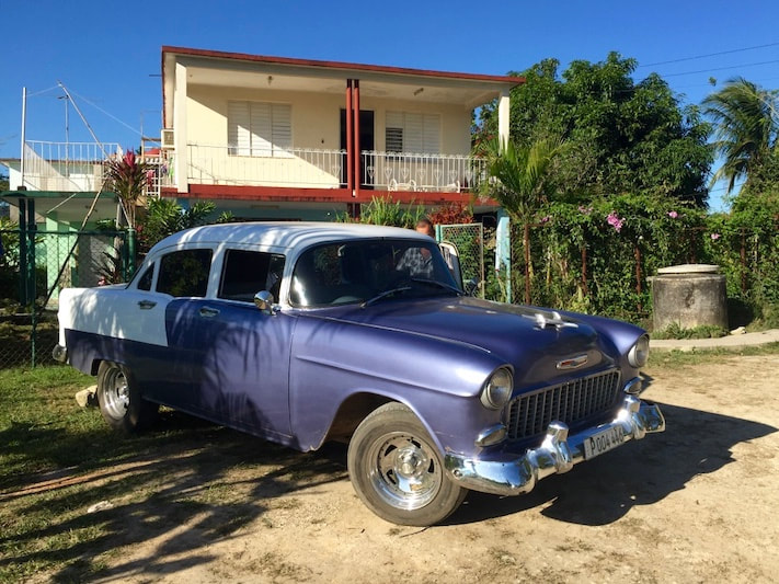 Cuba-Classic-Old-Car